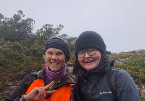 volunteering while bushwalking in tasmania and learning new skills with tasmanian iconic walks